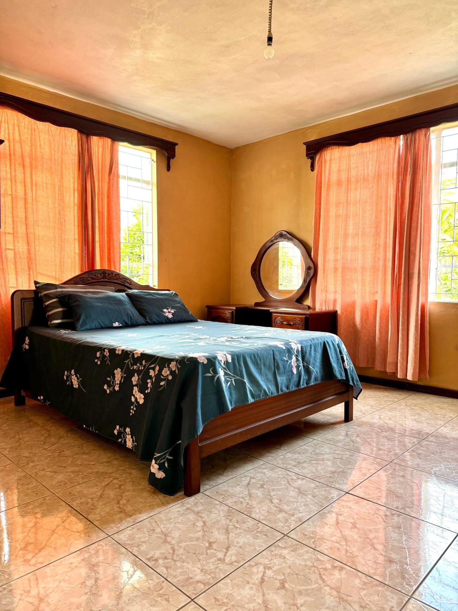 Apartment Transit - 10 Mins From Airport Mare d'Albert