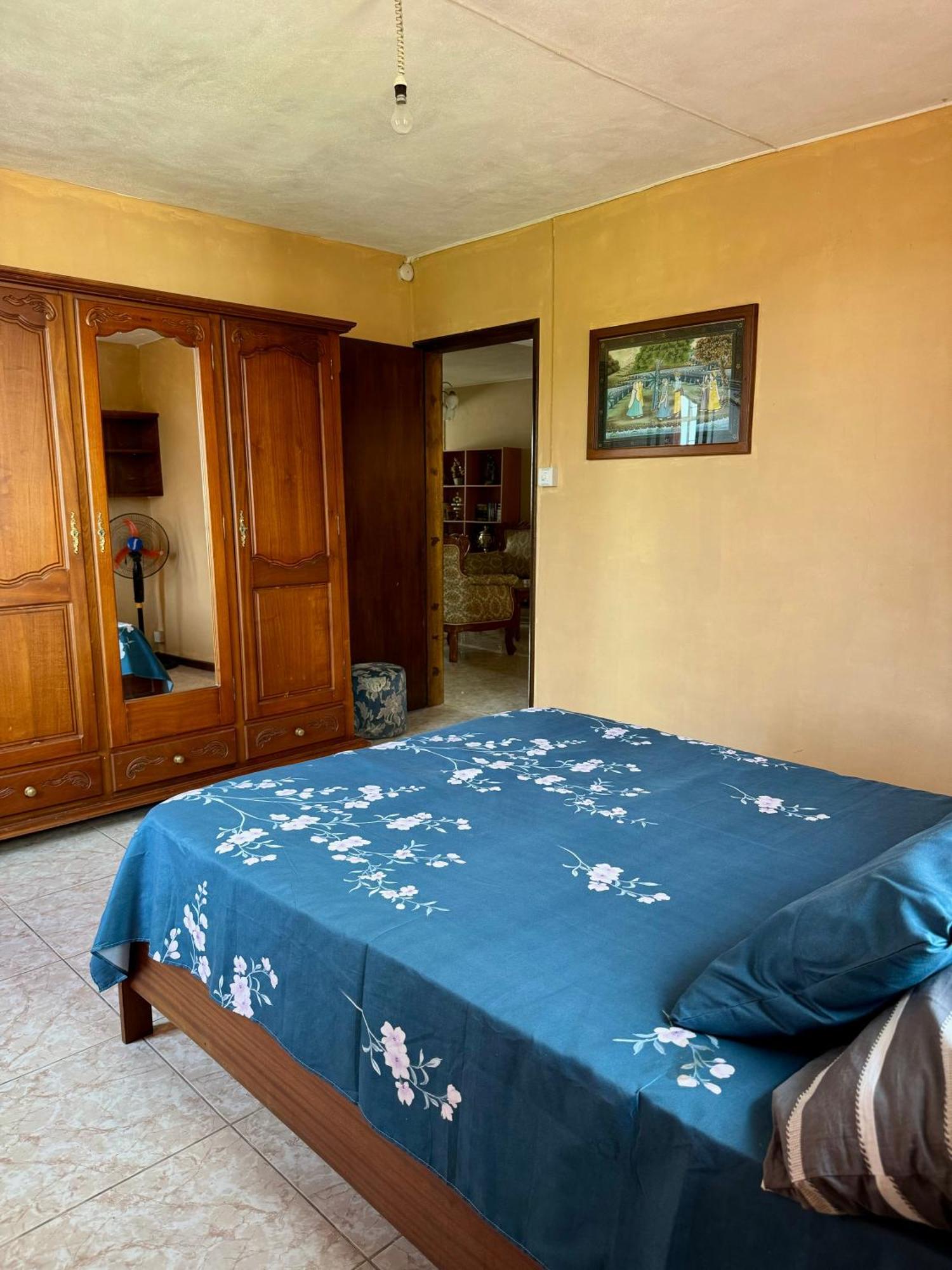 Transit - 10 Mins From Airport Apartment